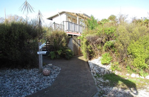 Charleston Cabin | Stay off the grid immersed in native flora and fauna