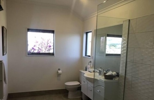 Hastings Cabin | Stunning 8 bedroom Lodge