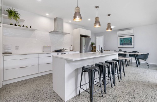 Matakana House | Stylish Villa Escape - Matakana Holiday Home