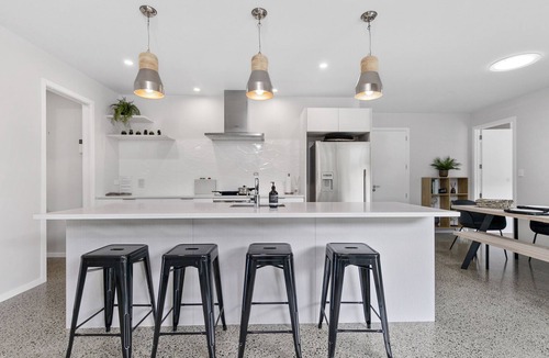 Matakana House | Stylish Villa Escape - Matakana Holiday Home