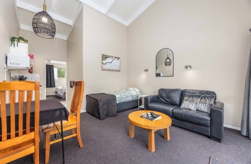Wellsford Apartment | Sun Valley Motel - Unit 6 (1 bedroom)