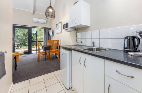 Wellsford Apartment | Sun Valley Motel - Unit 8 (1 bedroom)