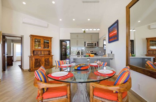 Centro Condo | Sunlit Oasis with Panoramic Ocean View at Terrasol