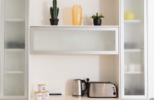 Mount Maunganui Apartment | Sunny & Spacious, Downtown Mount, Beach & Pool