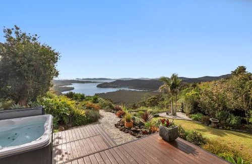 Haruru House | Sunrise Lookout - Paihia Holiday Home