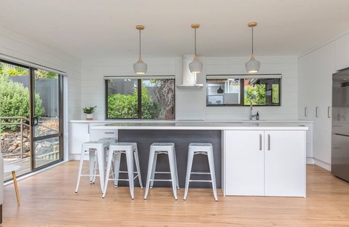 Omiha House | Sunset Sanctuary | Stay Waiheke