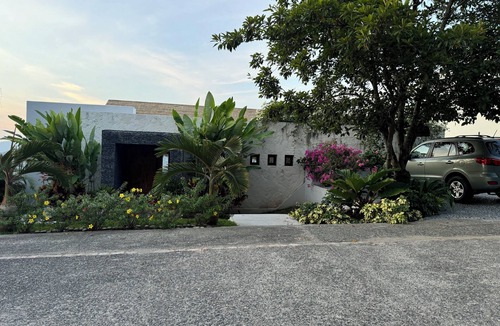 Cerro del Vigia House | Surround yourself with Unsurpassed Ocean, Bay, Beach, Mountain, and city views