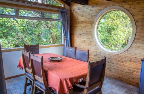 Marahau House | Tasman Hideaway - Marahau Holiday Home