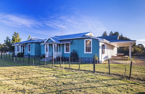 Erua House | Taylor Lodge Adventure Base - Erua Holiday Home