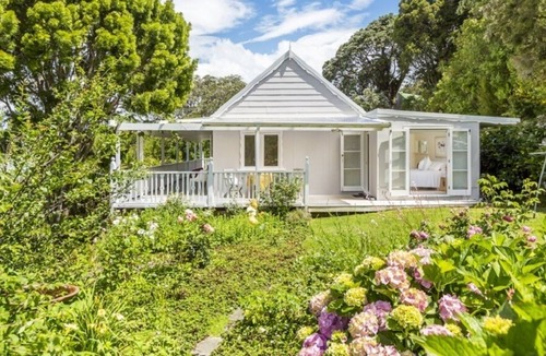 Mahurangi House | Te Kapa Cottage, 3 bedroom.