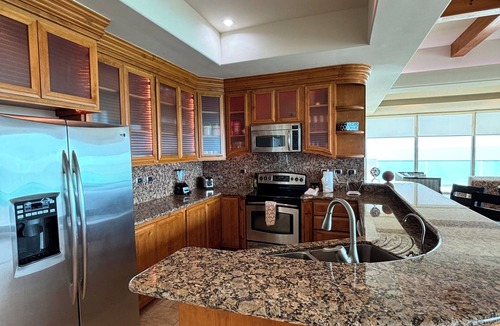 Las Conchas Condo | Tessoro 301 at Las Conchas - ocean view 3-bedroom condo