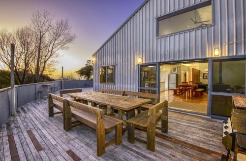 Mahia House | THE BARN