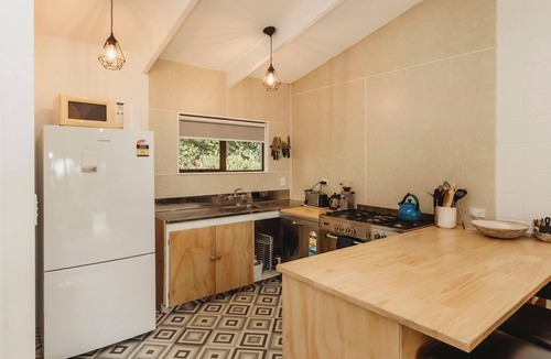 Oakura House | THE BEACH RETREAT SLEEPS 12