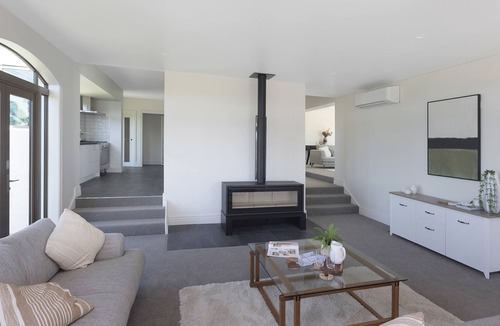 Sefton House | THE CASTLE - SEFTON HOLIDAY HOME, with a garden in North Canterbury