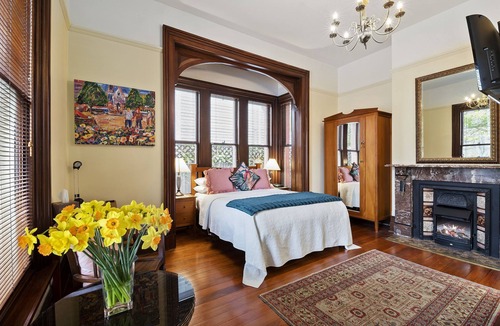 Christchurch City Centre Cabin | The Classic Villa