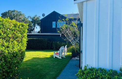 Point Wells Apartment | The Cottage at 95a - self contained, quiet and peaceful