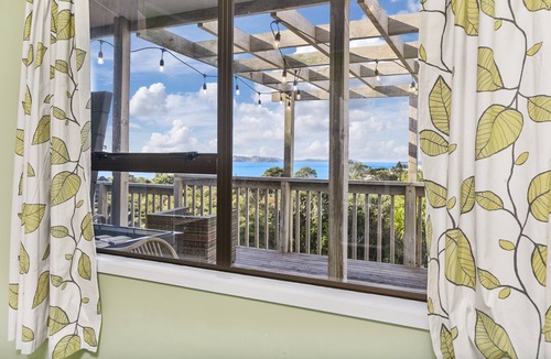 Snells Beach Cottage | The Cottage - Snells Beach Holiday Home