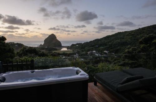 Piha House | The Little Louise's Luxury Romantic Retreat with Iconic Piha Views