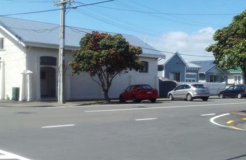 Petone House | The Orange Lodge - Petone - Wellington - Broadband