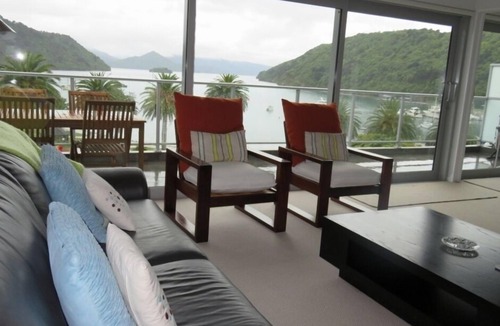 Picton Apartment | The PICK of PICTON - luxury modern apartment.