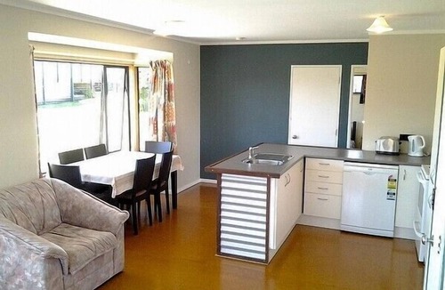 Matarangi House | The Sands - Matarangi Holiday House
