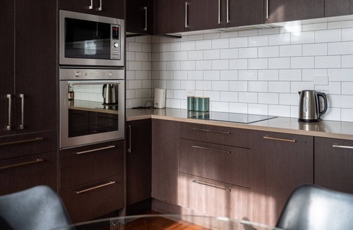 Dunedin City Centre Apartment | The Stuart Street Terraced House