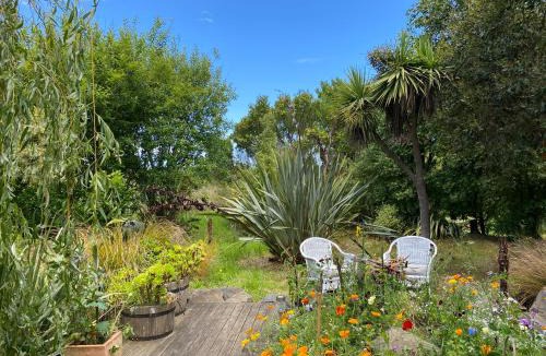 Dunedin House | The Willow Guest Suite