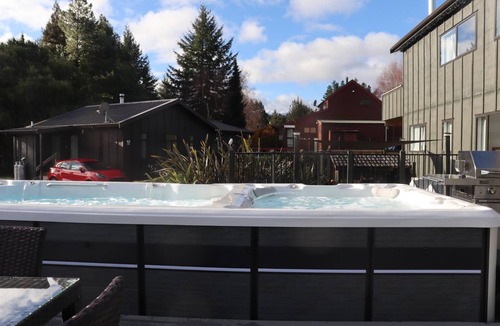 Ohakune House | Tiffany Swim spa resort