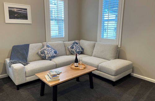 Thorndon Apartment | Tinakori Village Retreat - nRenovated apartment in a charming heritage building