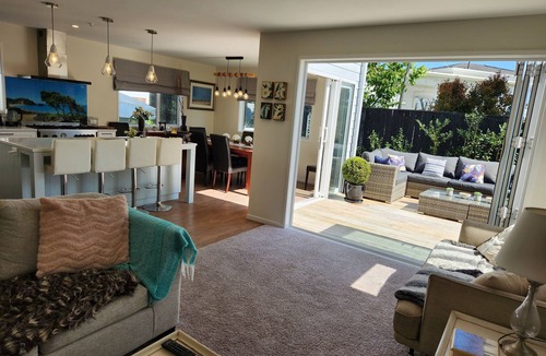 Torbay House | Torbay Oasis near the Sea