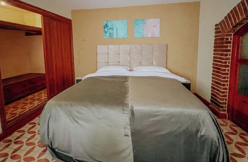 Del Cerrillo Apartment | Traditional apt with garden, chimney, parking and good Wifi next to center