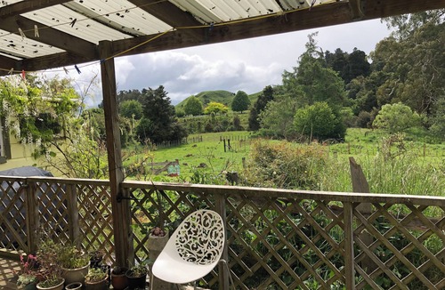 Rangiwahia Cottage | Tranquility in Rangiwahia. Bush walks, tramp the Ruahines and Rangiwahia hut.