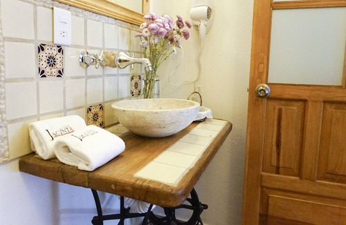 Del Carmen House | Very close to the House of Frida Kahlo!