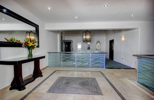 La Cruz de Huanacaxtle House | Villa Turquesa - Spacious and luxurious 7 bedroom beachfront villa