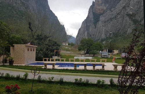 Hidalgo Hotel | Vista Potrero - Hotel, Camping & Events