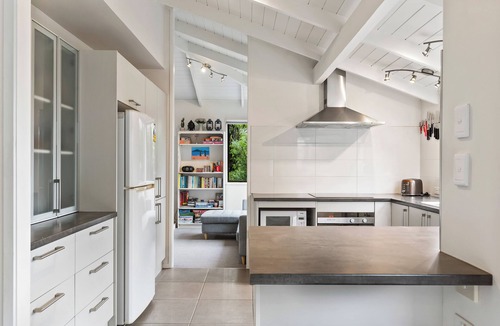 Torbay House | Waiake Family Retreat - Auckland Holiday Home