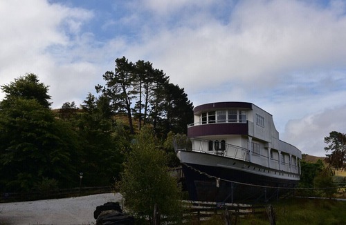 Waitomo Caves Boat Rental | Waitomo Woodlyn Park Waitanic Captains Unit S1