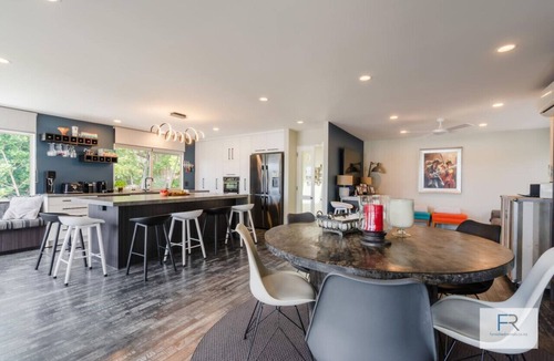Bayswater House | Waterfront Retreat with Spa Pool