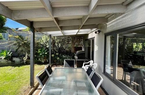 Raglan Apartment | WHALE BAY`S SURF MECA