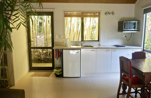 Kerikeri Cottage | Wharepuke Subtropical Accommodation