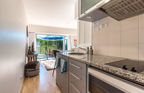 Matiatia Bay Apartment | Winery and Beach to enjoy with in minutes of the apartment - walking distance