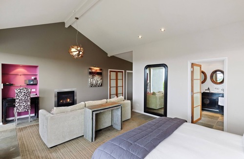 Warkworth Cabin | Woodhouse Mountain Lodge