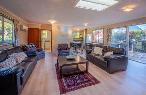 Akaroa House | Woodills Wonderland - Akaroa Holiday Home