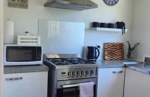 Matauri Bay House | Wow! Only a 2min walk to one of the most beautiful beaches in the tropical north