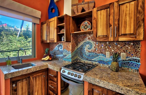 Bucerias House | ZONA DORADA~1 BED/1 1/2 BATH~1 BLOCK to BEACH~FULL KITCHEN~A/C~LAUNDRY~HEAT POOL
