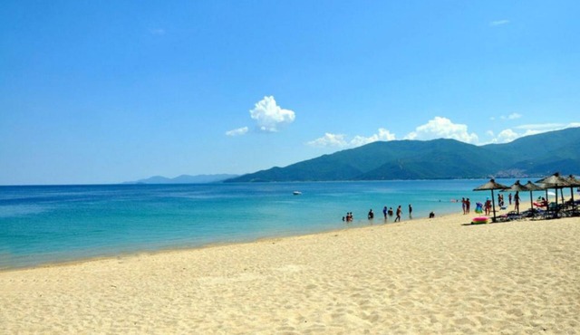 Ammolithos Beach