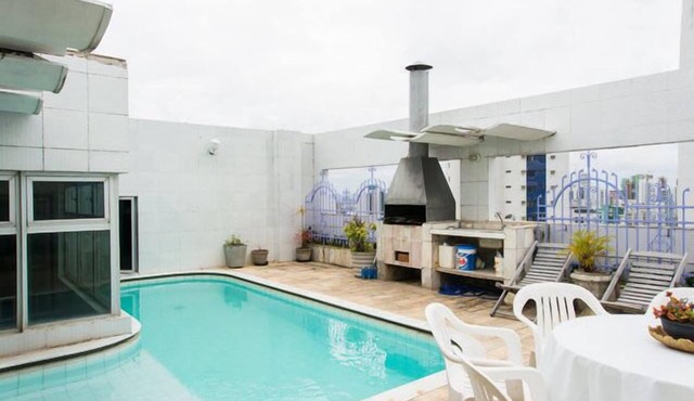 Coverage on the seafront in the best stretch of Boa Viagem w/exclusive pool