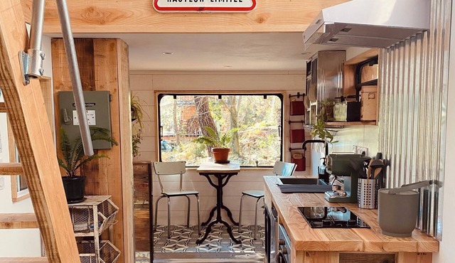 Le Cabion: Tiny House in the heart of a forest in the Cévennes National Park