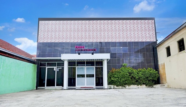 Luxury Twin Comfort Stay with Parking Access