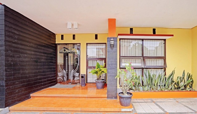 Luxury Twin Stay with Free WiFi and Parking